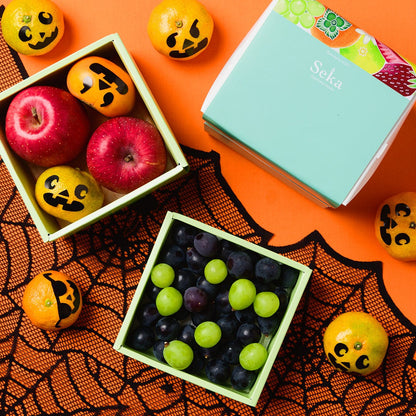 【ハロウィーンカード＆デコシール付き】旬の国産シャインマスカットとナガノパープルの食べ比べと柿などのミニお重セット